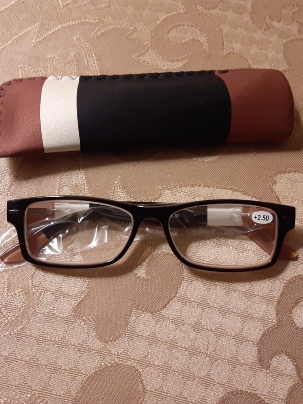 Tashon Rectangular Reading Glasses +2.50 & Case